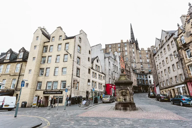 Edinburgh Life - the Grassmarket Hotel is on the corner of Grassmarket and Victoria Street Edinburgh, the inspiration for Diagon Alley in Harry Potter